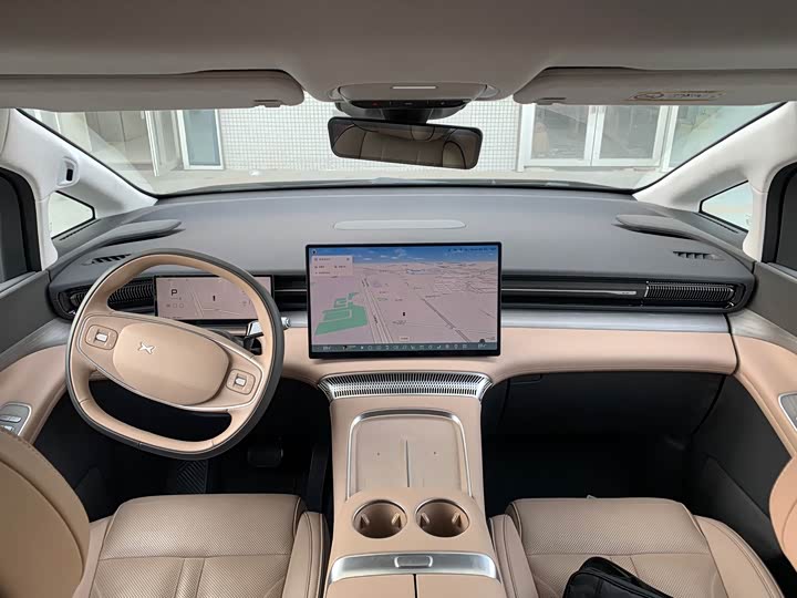 XPeng X9 2025 2025款 纯电 740超长续航 Max