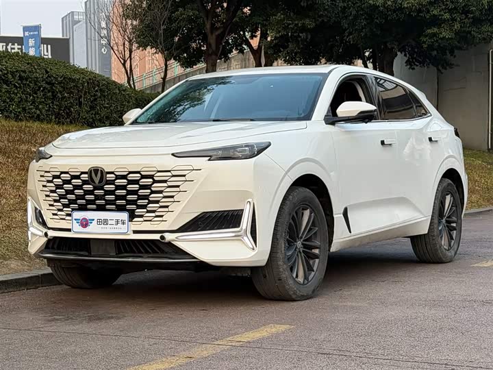 Changan UNI-K 2023 2023款 2.0T 两驱悦尚型