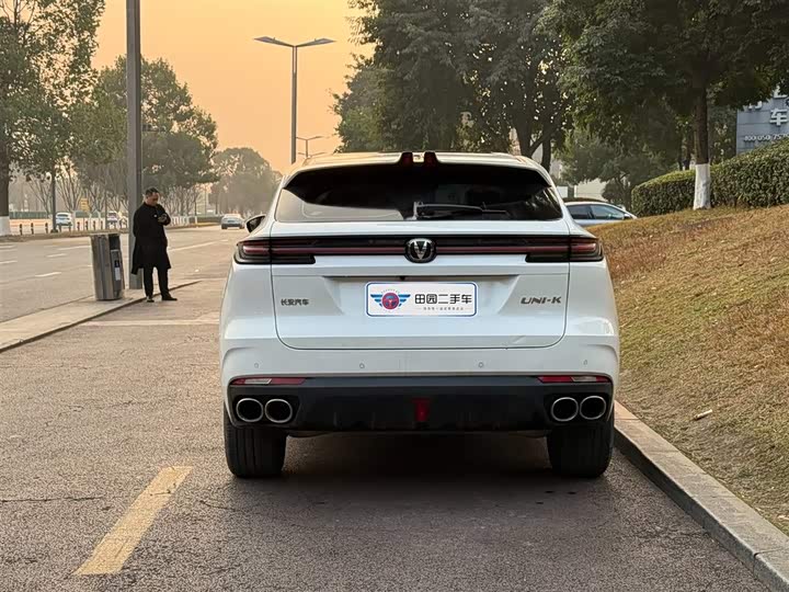 Changan UNI-K 2023 2023款 2.0T 两驱悦尚型