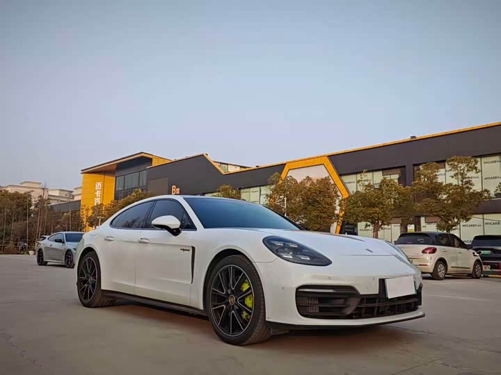 Porsche Panamera Hybrid 2023 2023款 改款 Panamera 4 E-Hybrid 铂金版 2.9T