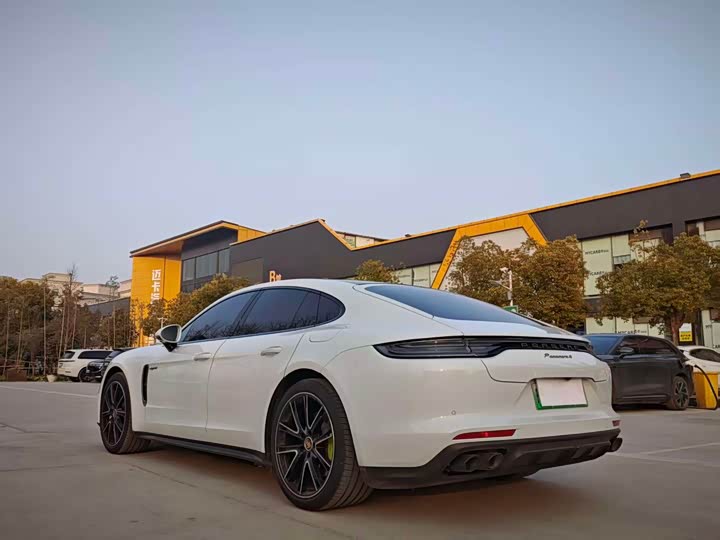 Porsche Panamera Hybrid 2023 2023款 改款 Panamera 4 E-Hybrid 铂金版 2.9T