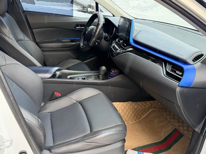 Toyota C-HR 2022 2022款 2.0L 领先版