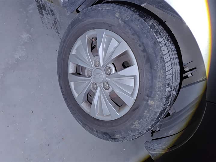 JAC Refine M3 2019 2019款 PLUS 创客版 1.8L 豪华型