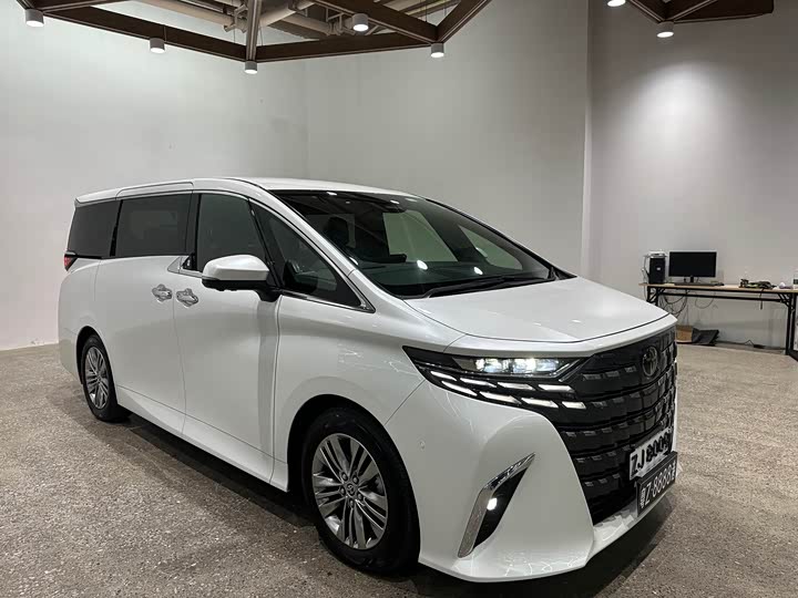 2025 Toyota Alphard