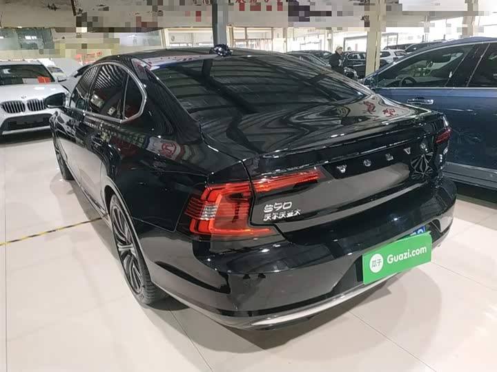 Volvo S90 2025 2025款 B5 智雅豪华版