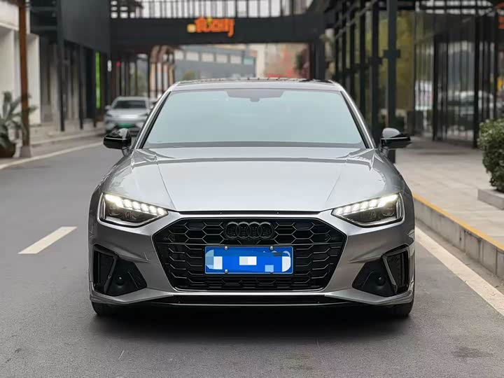 Audi A4L 2025 2025款 200万辆悦享版 40 TFSI 豪华动感型