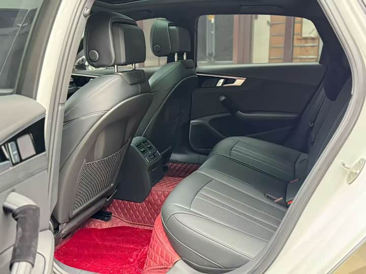 Audi A4L 2025 2025款 200万辆悦享版 40 TFSI 豪华动感型