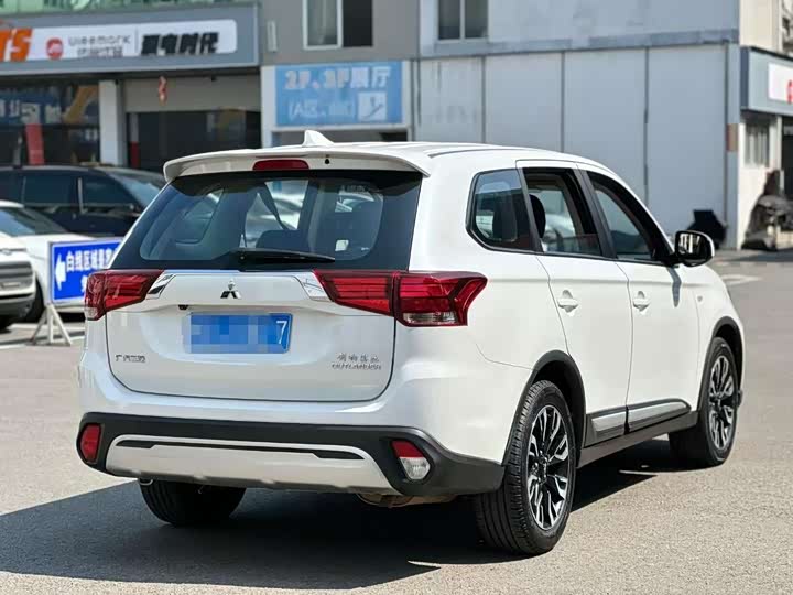 Mitsubishi Outlander 2021 2021款 改款 2.0L 两驱畅享版 5座