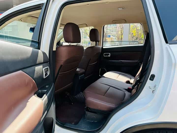 Mitsubishi Outlander 2021 2021款 改款 2.0L 两驱畅享版 5座