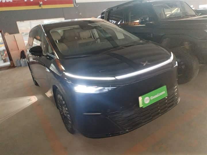 XPeng X9 2025 2025款 纯电 740超长续航 Max