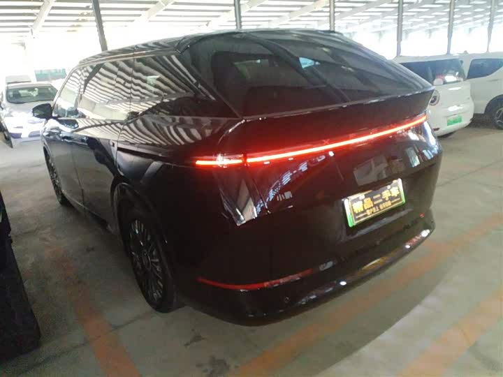 XPeng X9 2025 2025款 纯电 740超长续航 Max