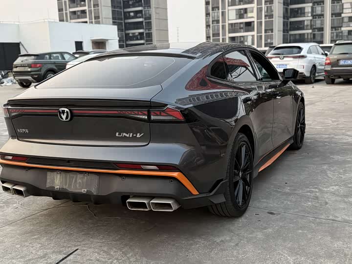 Changan UNI-V 2024 2024款 1.5T 智慧领航型