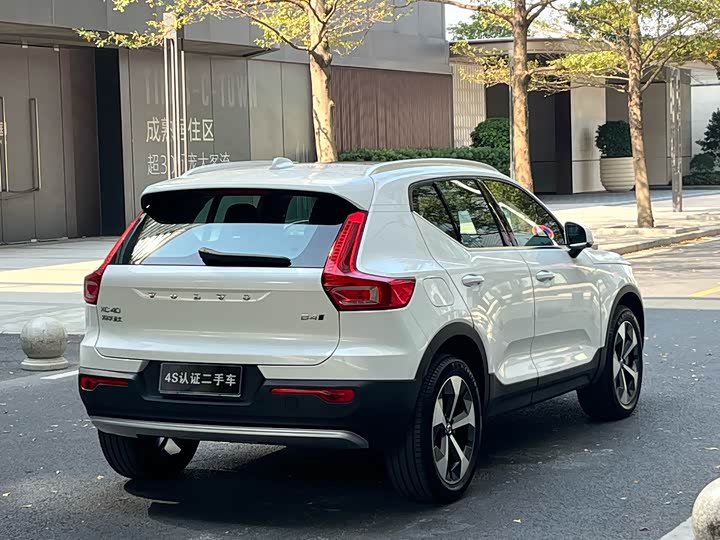 Volvo XC40 2025 2025款 B4 四驱智远豪华版