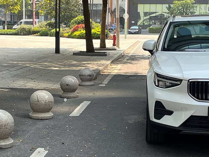 Volvo XC40 2025 2025款 B4 四驱智远豪华版