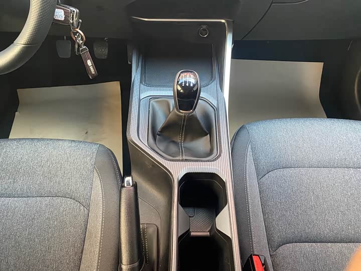 Geely Emgrand 2025 2025款 第4代 1.5L 手动星耀版