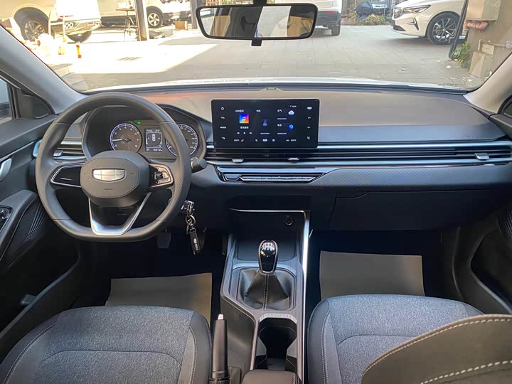 Geely Emgrand 2025 2025款 第4代 1.5L 手动星耀版