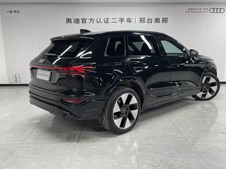 Audi Q6L e-tron 2026 2026款 首发领航版