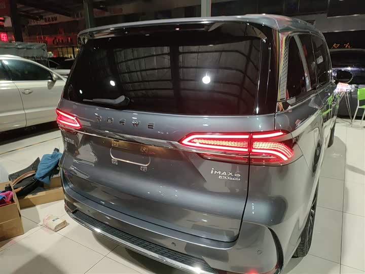 Roewe iMax 8 2022 2022款 400TGI 尊荣版