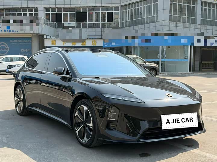 2025 Nio ET5