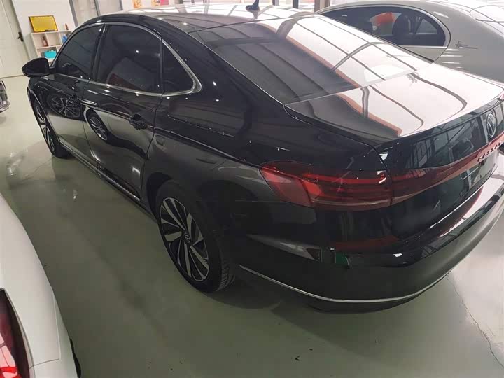 Volkswagen Passat 2025 2025款 出众款 330TSI 精英版