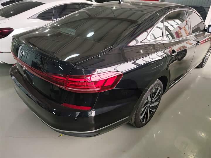 Volkswagen Passat 2025 2025款 出众款 330TSI 精英版