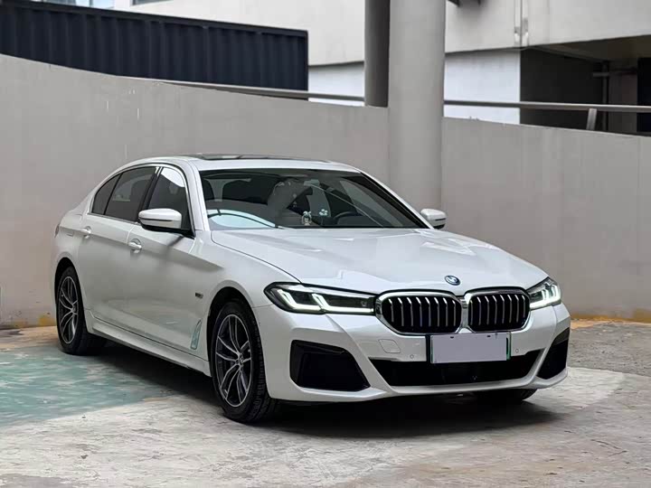 2022 BMW 5 Series Hybrid