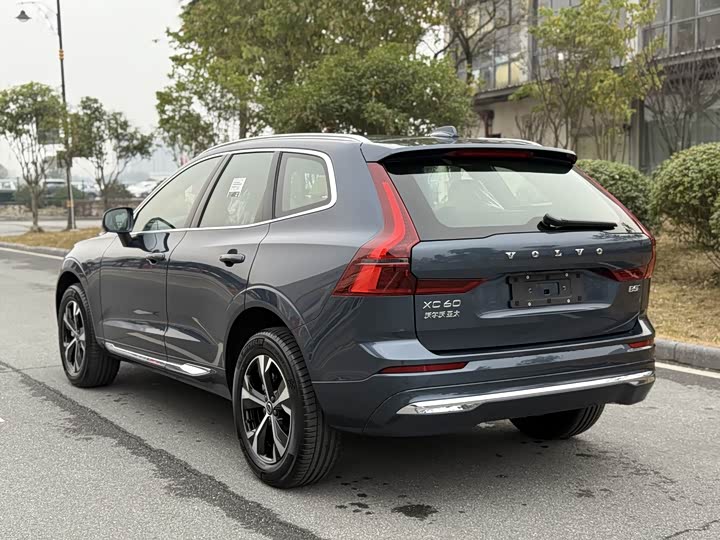 Volvo XC60 2026 2026款 B5 四驱智逸豪华版