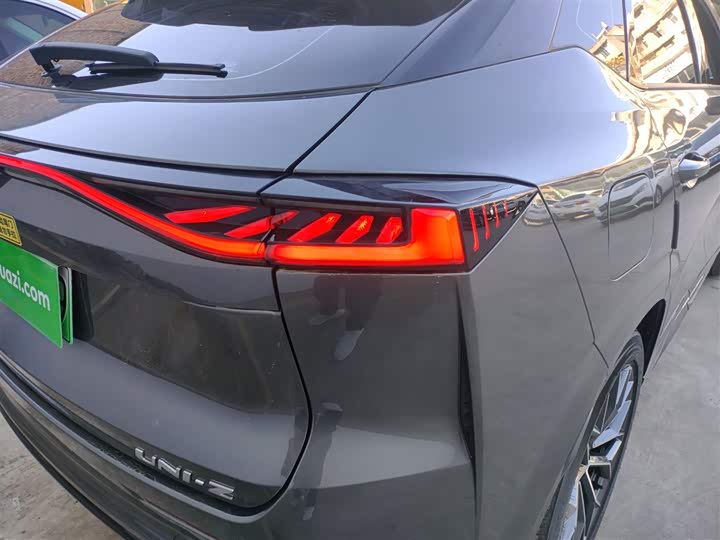 Changan UNI-Z Hybrid 2025 2025款 智慧新蓝鲸 125km 战舰+