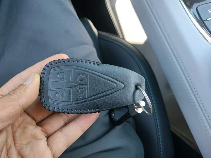 Changan UNI-Z Hybrid 2025 2025款 智慧新蓝鲸 125km 战舰+