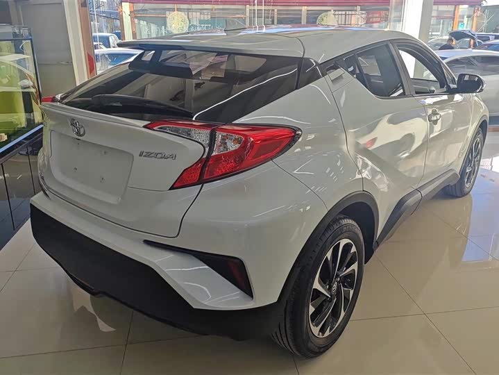 Toyota Izoa 2021 2021款 双擎 2.0L 奕享版