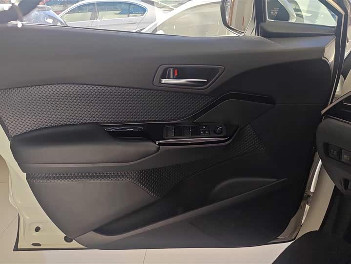 Toyota Izoa 2021 2021款 双擎 2.0L 奕享版