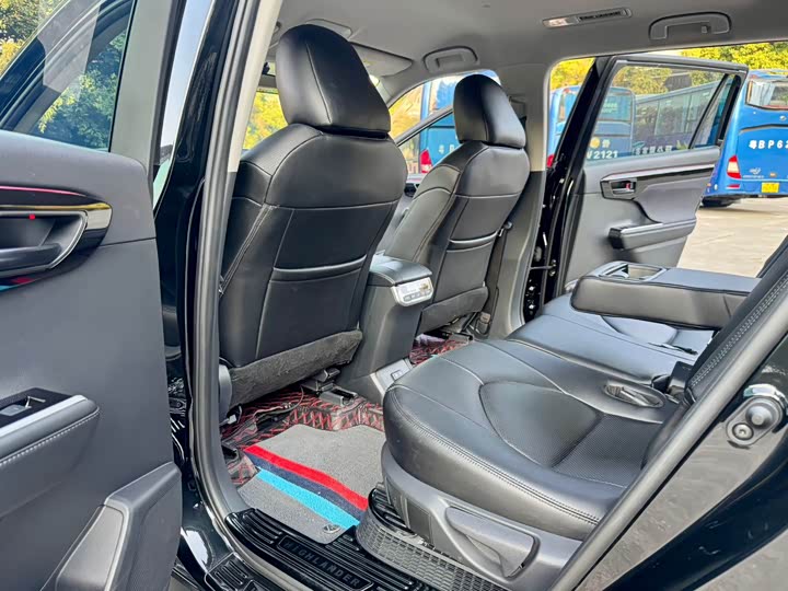 Toyota Highlander 2024 2024款 2.5L智能电混双擎两驱精英版 5座