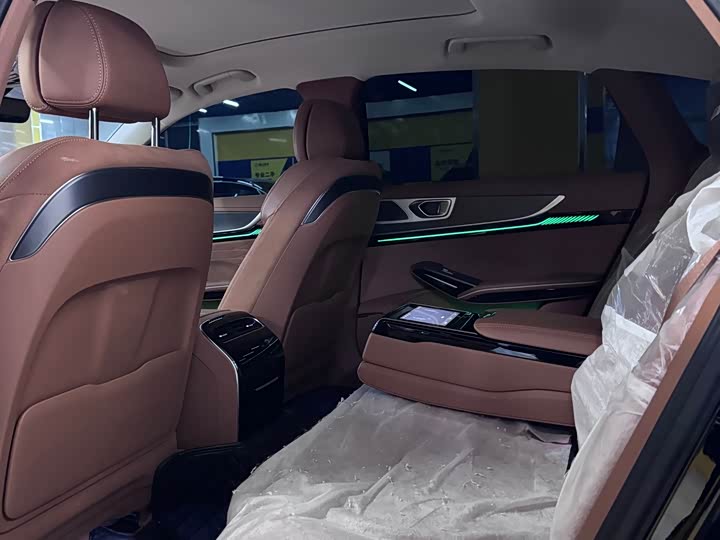 Hongqi H9 2024 2024款 2.0T 旗享 私享风尚版