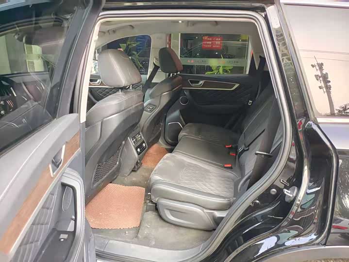 Hongqi HS7 2023 2023款 2.0T 自动两驱旗悦版 五座