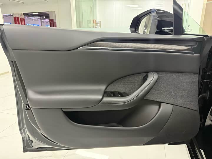 Tesla Model S 2023 2023款 双电机全轮驱动版