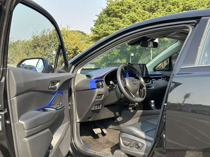 Toyota C-HR 2023 2023款 2.0L 豪华版