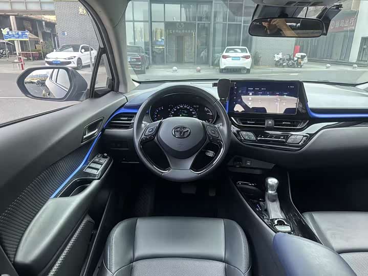 Toyota C-HR 2023 2023款 2.0L 豪华版