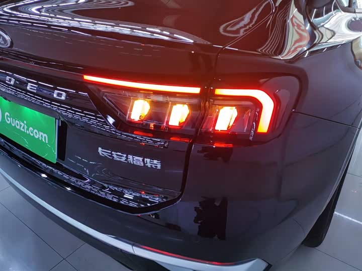 Ford Mondeo 2025 2025款 2.0T EcoBoost 豪华型