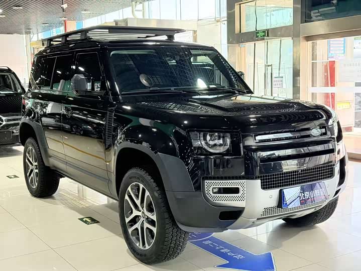 Land Rover Defender 2024 2024款 110 3.0T P400 暗黑特别版
