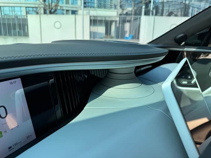 Avatr 11 2023 2023款 鸿蒙 90度 后驱版