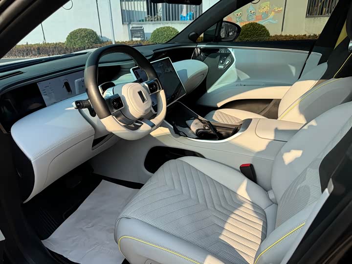 Avatr 11 2023 2023款 鸿蒙 90度 后驱版