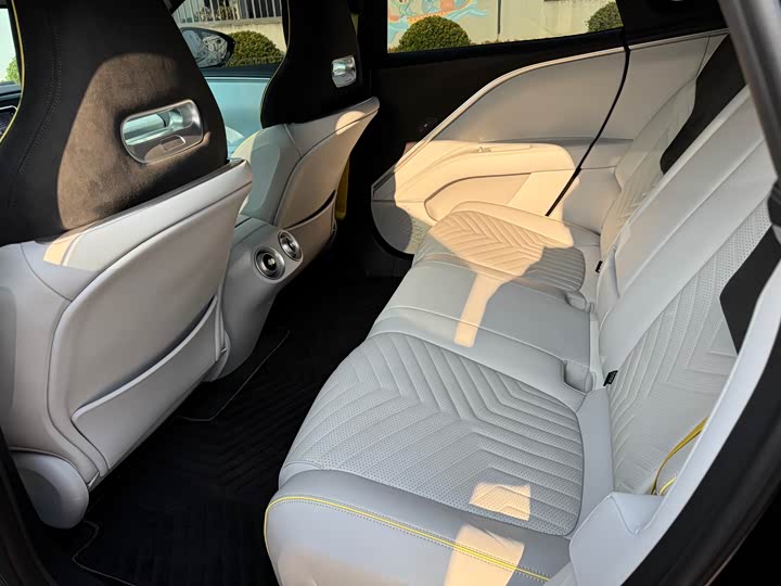 Avatr 11 2023 2023款 鸿蒙 90度 后驱版