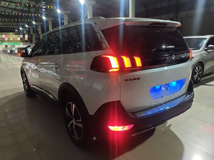 2021 Peugeot 5008