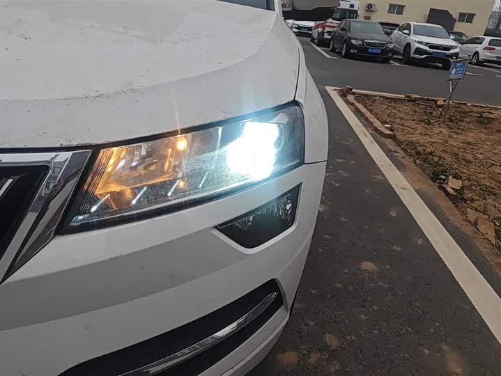 Skoda Karoq 2022 2022款 TSI280 奢享版