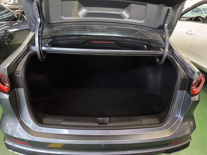 Roewe i5 2024 2024款 1.5L CVT尊荣版