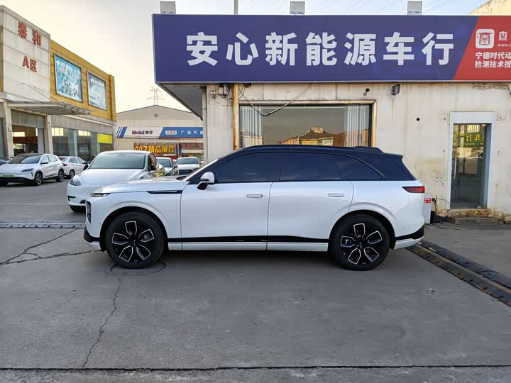 2025 XPeng G9