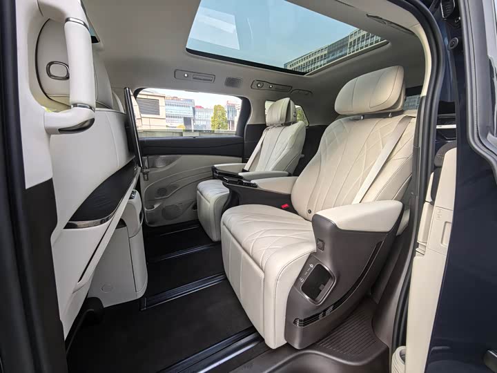 Denza D9 2025 2025款 DM-i 智驾版 1020 四驱旗舰型