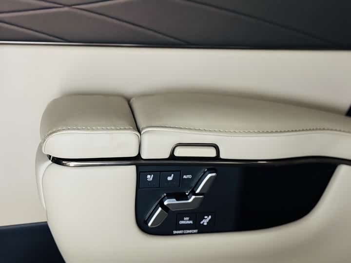 Toyota Alphard 2024 2024款 双擎 2.5L 臻享版