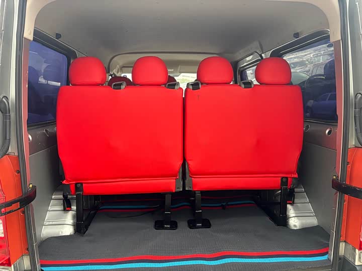 Foton Tuyano 2023 2023款 2.0T手动都市版短轴低顶后单胎5/6/9座专业版