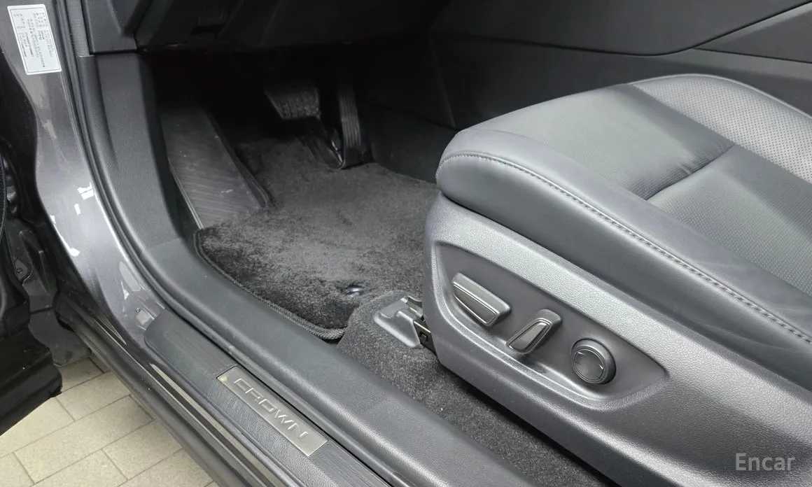 Toyota Crown 2023 2.5 4WD Hybrid